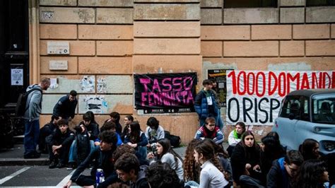  La Rivolta degli Studenti del 1960: Una Scintilla di Resistenza Contro la Dominazione Francese