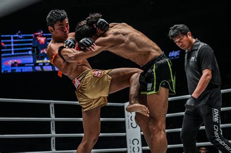  L'Eleganza del Muay Thai: Un Onda di Emozioni al ONE Championship 158